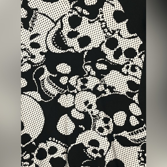 Milly Skulls Halloween Sweater Black White Crew Fall Small Spooky - Picture 3 of 7